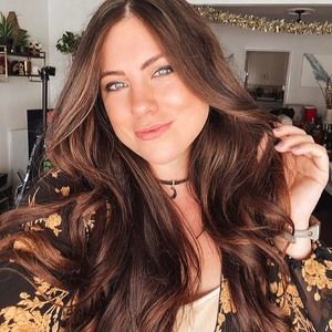 Meet your Posher, Justine